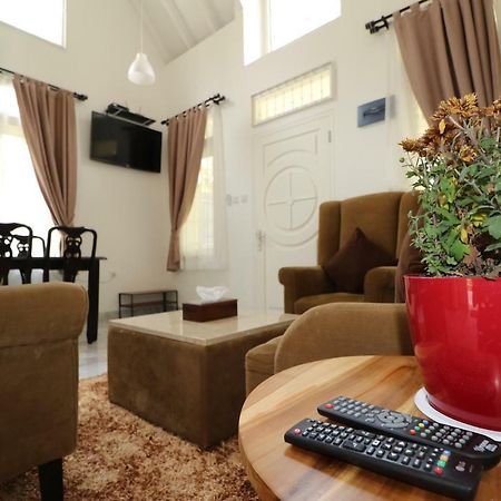 Diyar Villas Puncak R7-3 Exterior foto